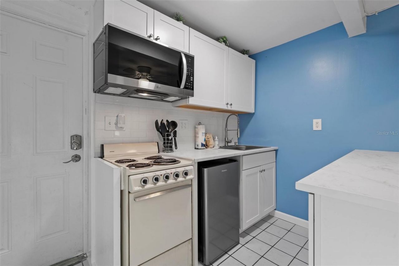 3018 Gulf Drive, Holmes Beach, FL 34217 Photo