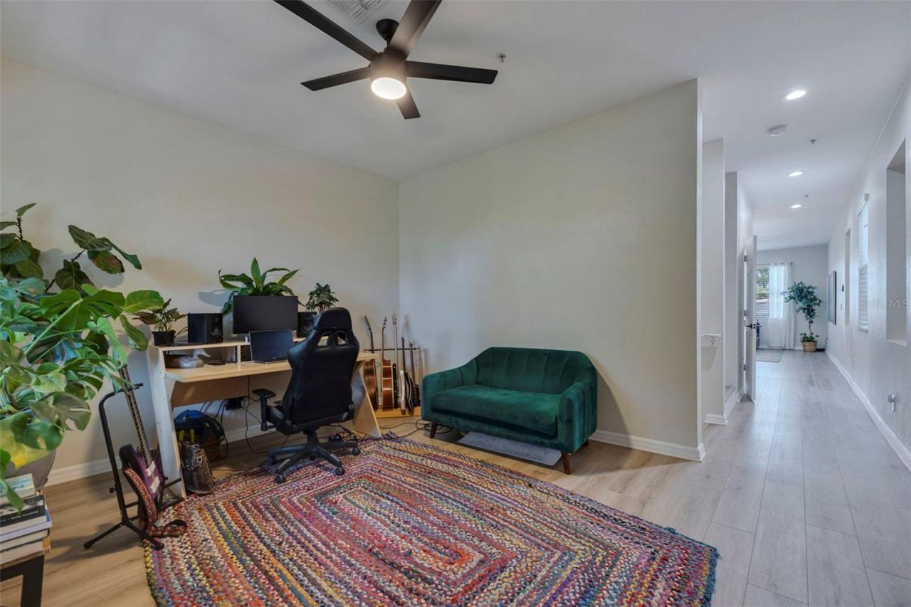 330 Lang Court N, Unit 1, Saint Petersburg, FL 33701 Photo