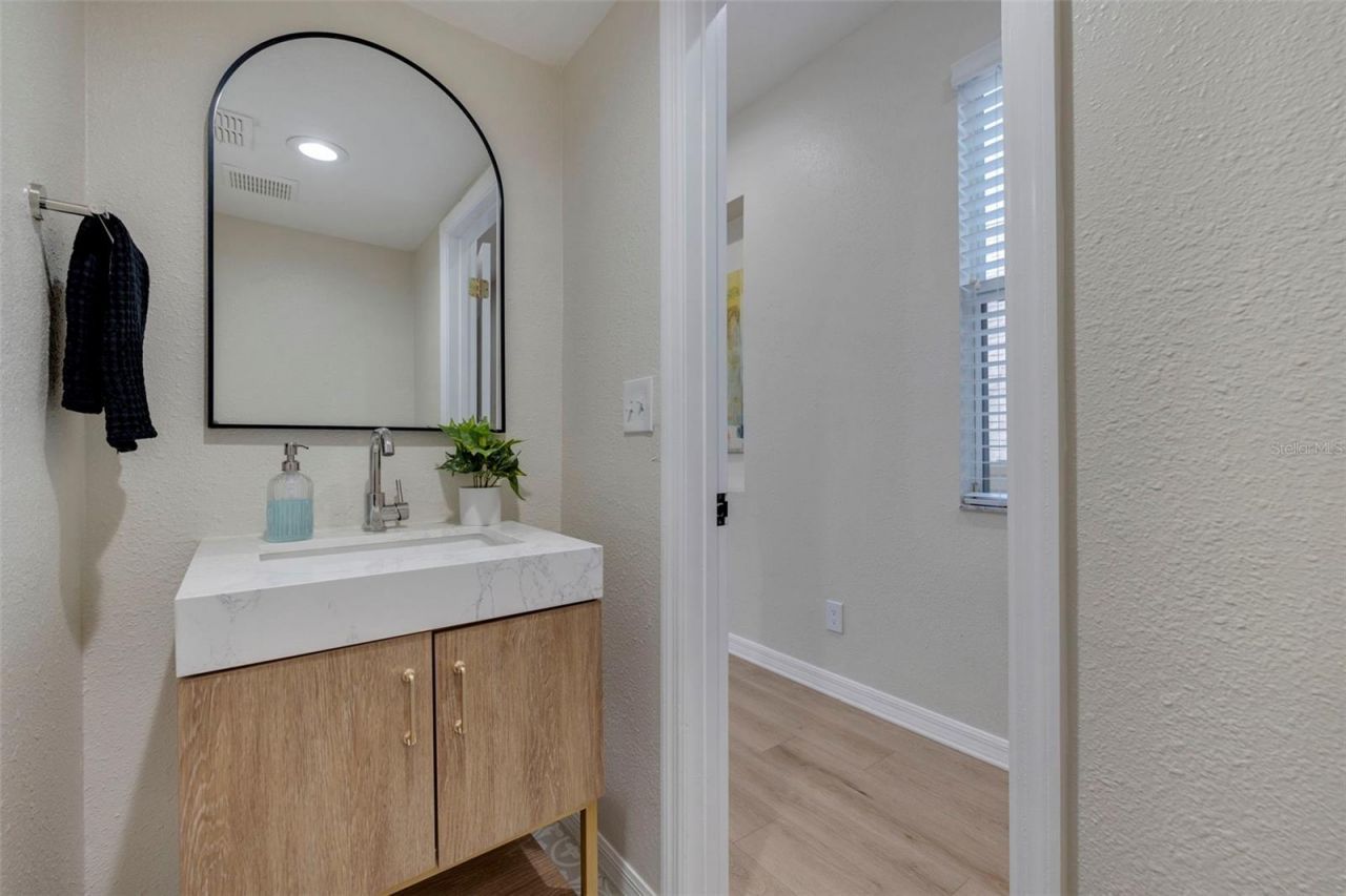 330 Lang Court N, Unit 1, Saint Petersburg, FL 33701 Photo