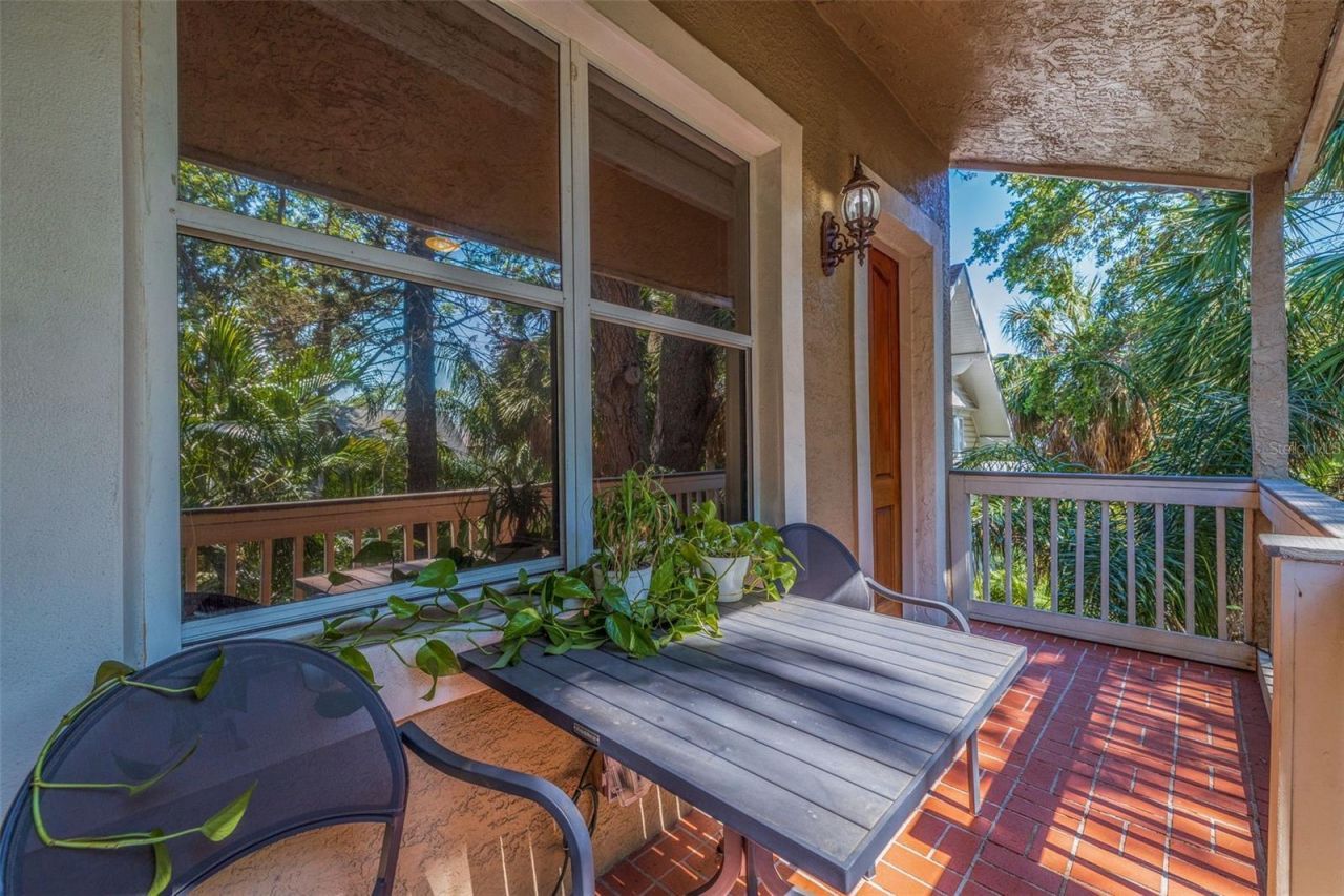 330 Lang Court N, Unit 1, Saint Petersburg, FL 33701 Photo