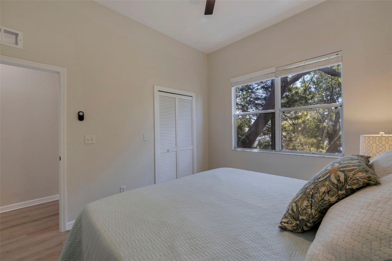 330 Lang Court N, Unit 1, Saint Petersburg, FL 33701 Photo