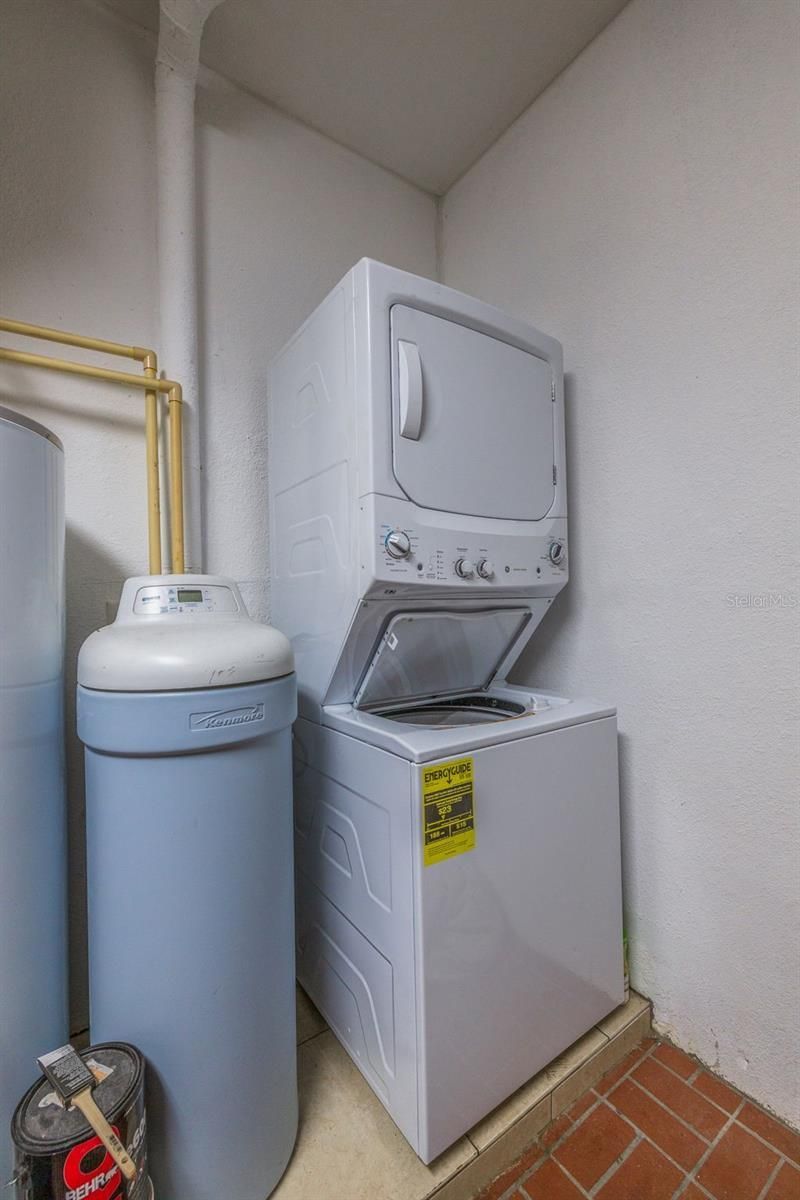 330 Lang Court N, Unit 1, Saint Petersburg, FL 33701 Photo