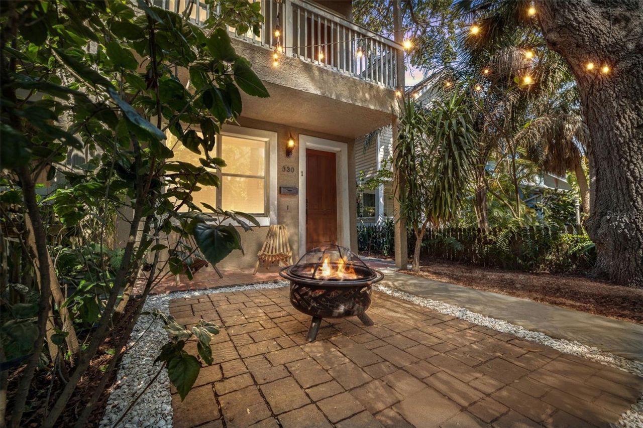 330 Lang Court N, Unit 1, Saint Petersburg, FL 33701 Photo