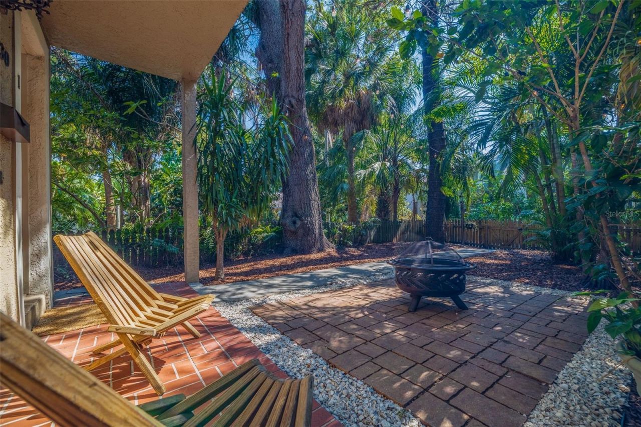 330 Lang Court N, Unit 1, Saint Petersburg, FL 33701 Photo