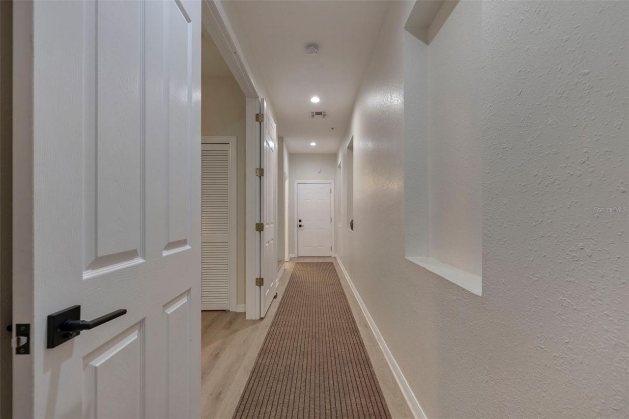 330 Lang Court N, Unit 1, Saint Petersburg, FL 33701 Photo