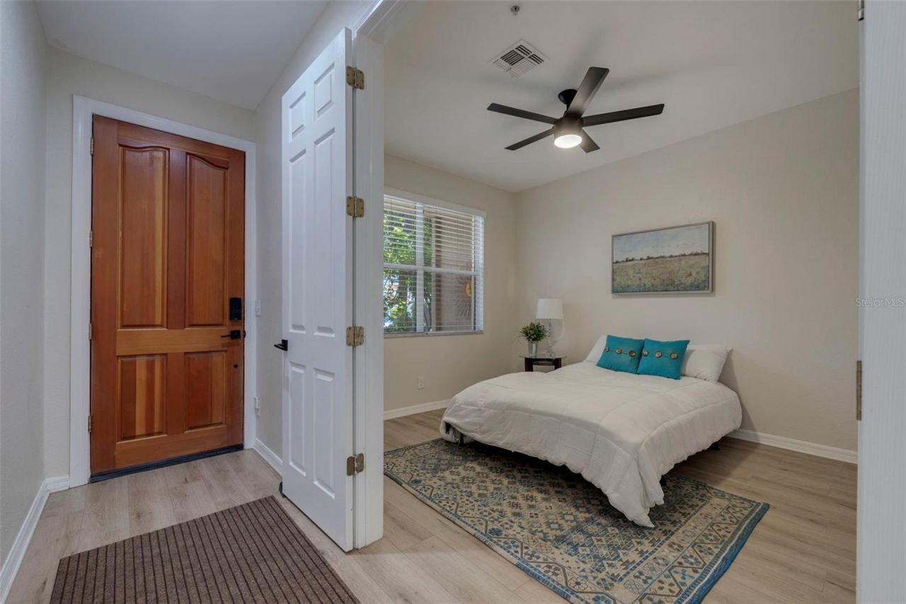 330 Lang Court N, Unit 1, Saint Petersburg, FL 33701 Photo