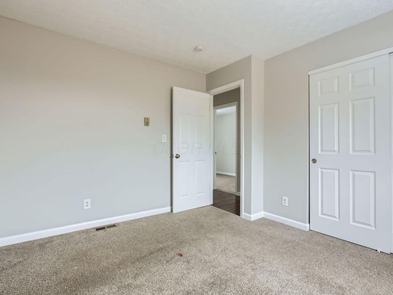 3325 E Deshler Avenue, Columbus, OH 43227 Photo 7