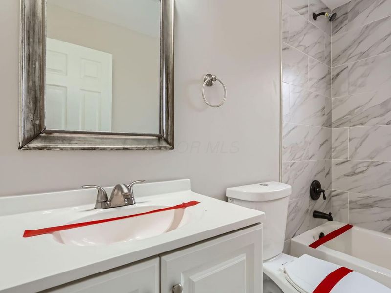 3325 E Deshler Avenue, Columbus, OH 43227 Photo 8
