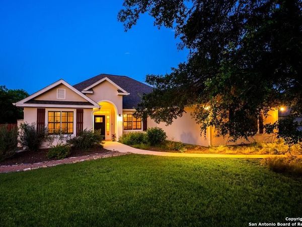 100 Glen Lakes Ct W, Ingram, TX 78025