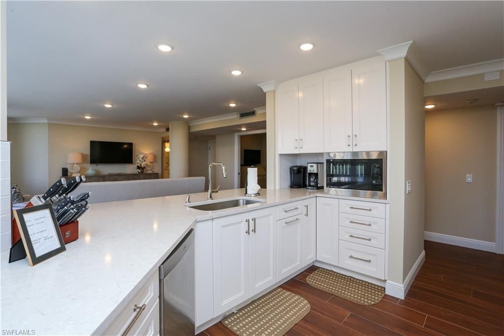 4041 Gulf Shore Blvd N, Unit 305, Naples, FL 34103 Photo