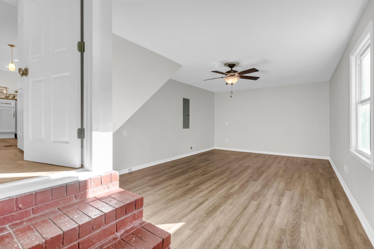 1416 Glencoe Drive Photo 19