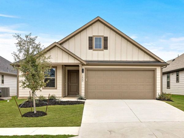 200 Hidalgo LN, Elgin, TX 78621