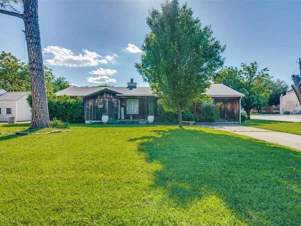 1033 Lydick Lane, River Oaks, TX 76114