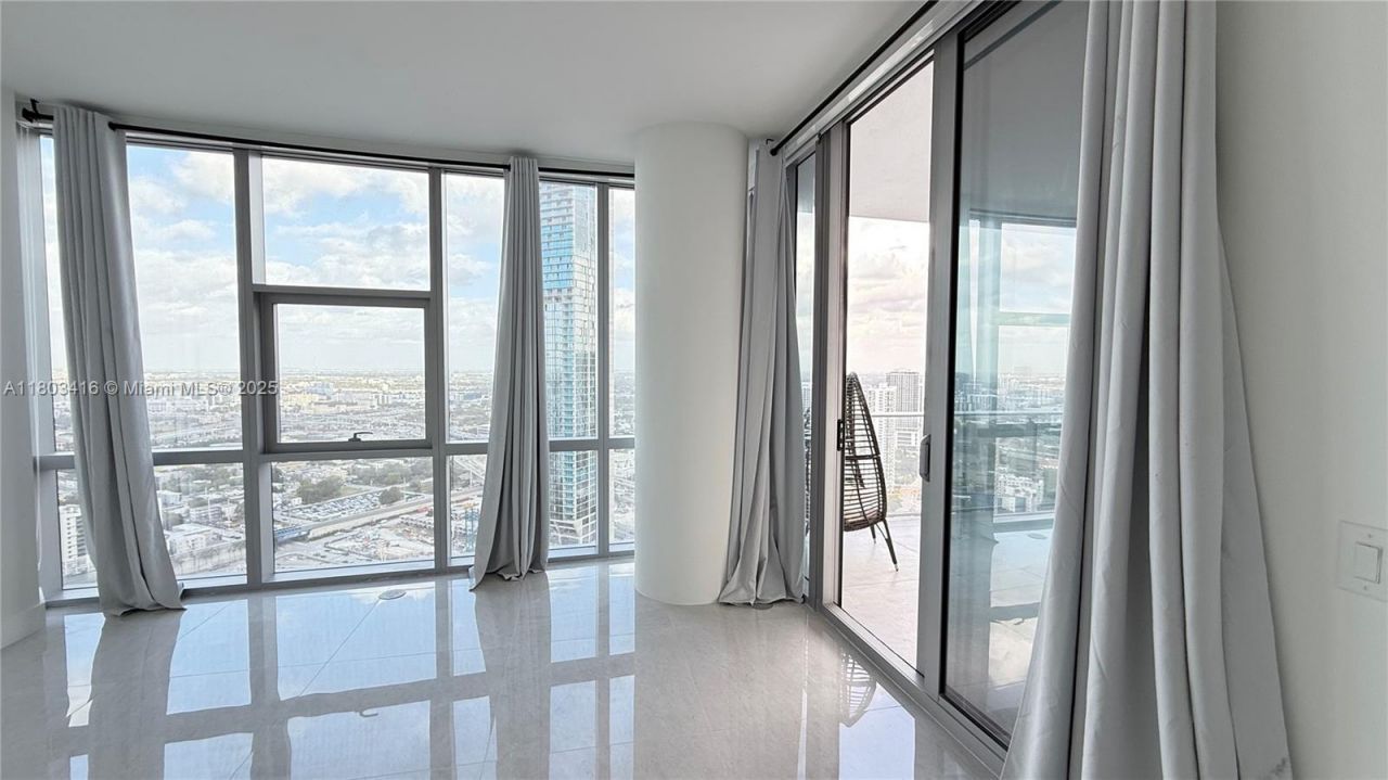 851 NE 1st Ave, Unit 3700, Miami, FL 33132 Photo