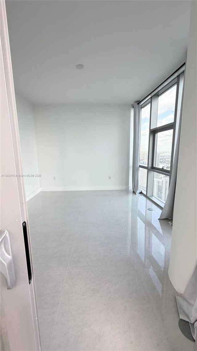 851 NE 1st Ave, Unit 3700, Miami, FL 33132 Photo