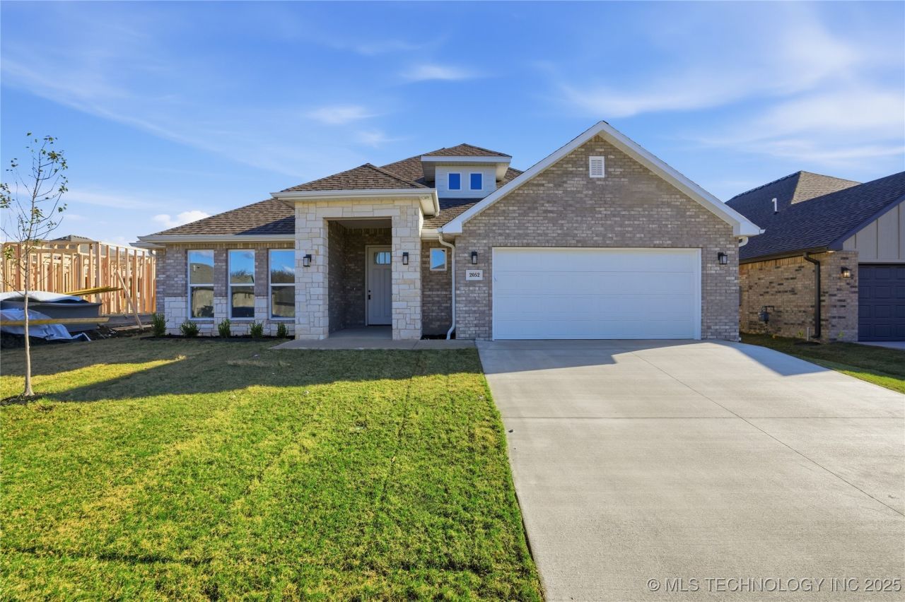 2052 E 129th Place S, Jenks, OK 74037 Main Photo