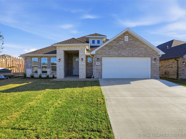 2052 E 129th Place S, Jenks, OK 74037