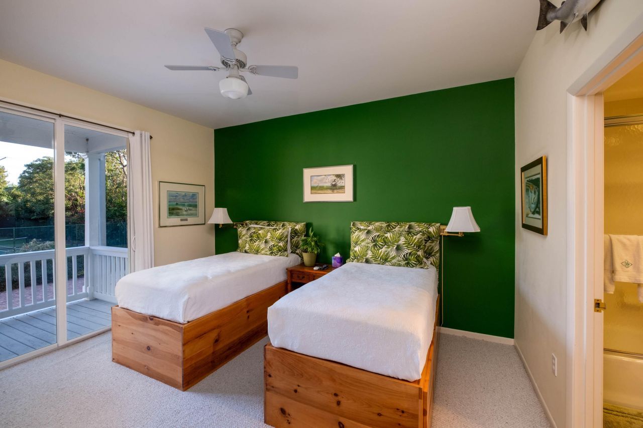 81250 Overseas Highway, Unit 2, Islamorada, FL 33036 Photo