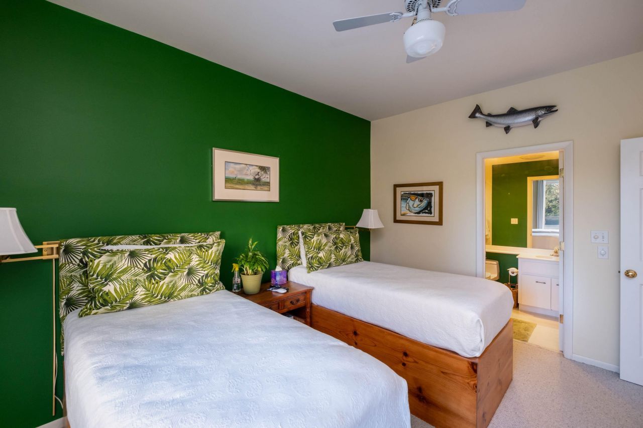 81250 Overseas Highway, Unit 2, Islamorada, FL 33036 Photo