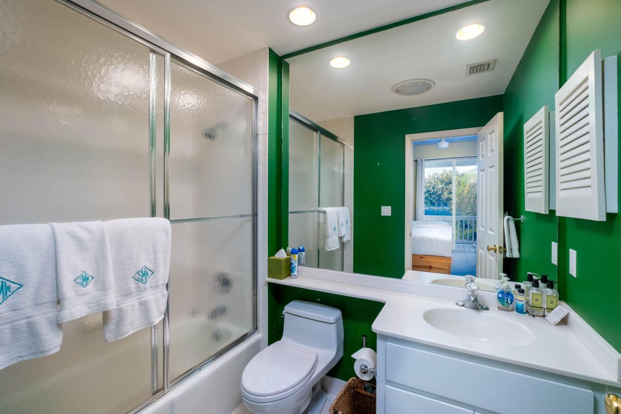 81250 Overseas Highway, Unit 2, Islamorada, FL 33036 Photo