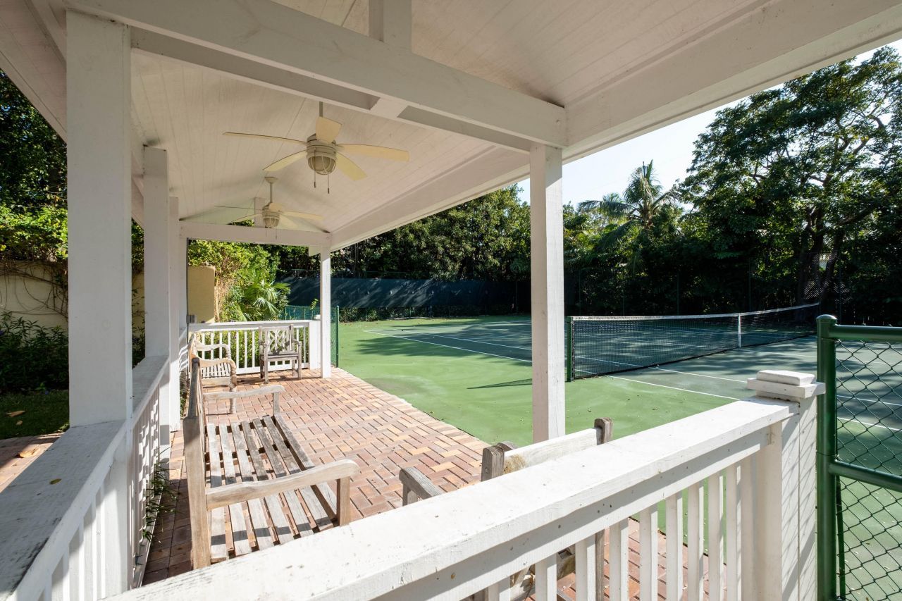 81250 Overseas Highway, Unit 2, Islamorada, FL 33036 Photo