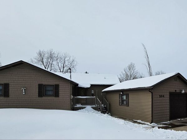 204 Crockett Drive, Quincy, MI 49082