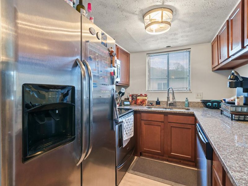 2424 Ravenel Drive, Columbus, OH 43209 Photo 11