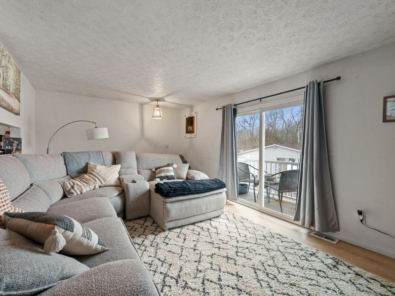 2424 Ravenel Drive, Columbus, OH 43209 Photo 9