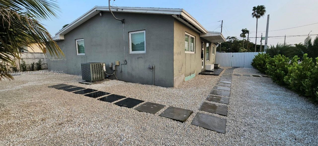 3195 W 10th Ave, Hialeah, FL 33012 Photo