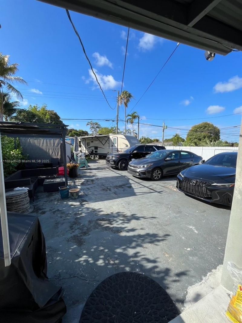 3195 W 10th Ave, Hialeah, FL 33012 Photo