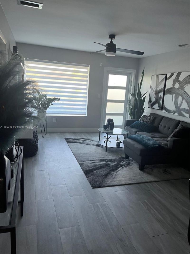 3195 W 10th Ave, Hialeah, FL 33012 Photo