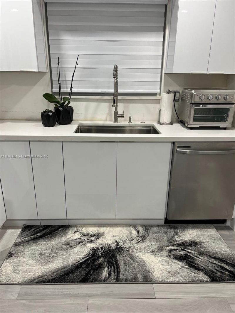 3195 W 10th Ave, Hialeah, FL 33012 Photo