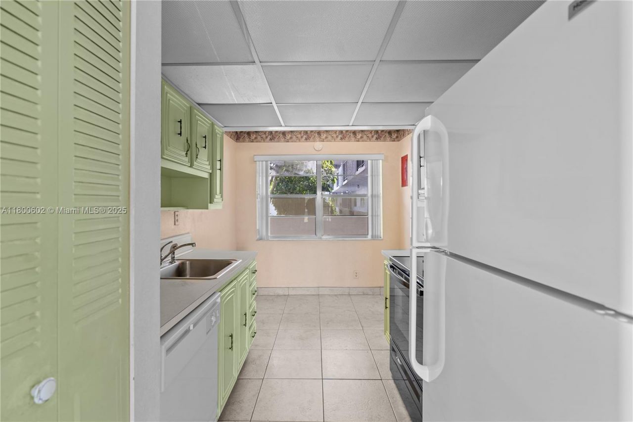 8205 NW 61st St, Unit B209, Tamarac, FL 33321 Photo