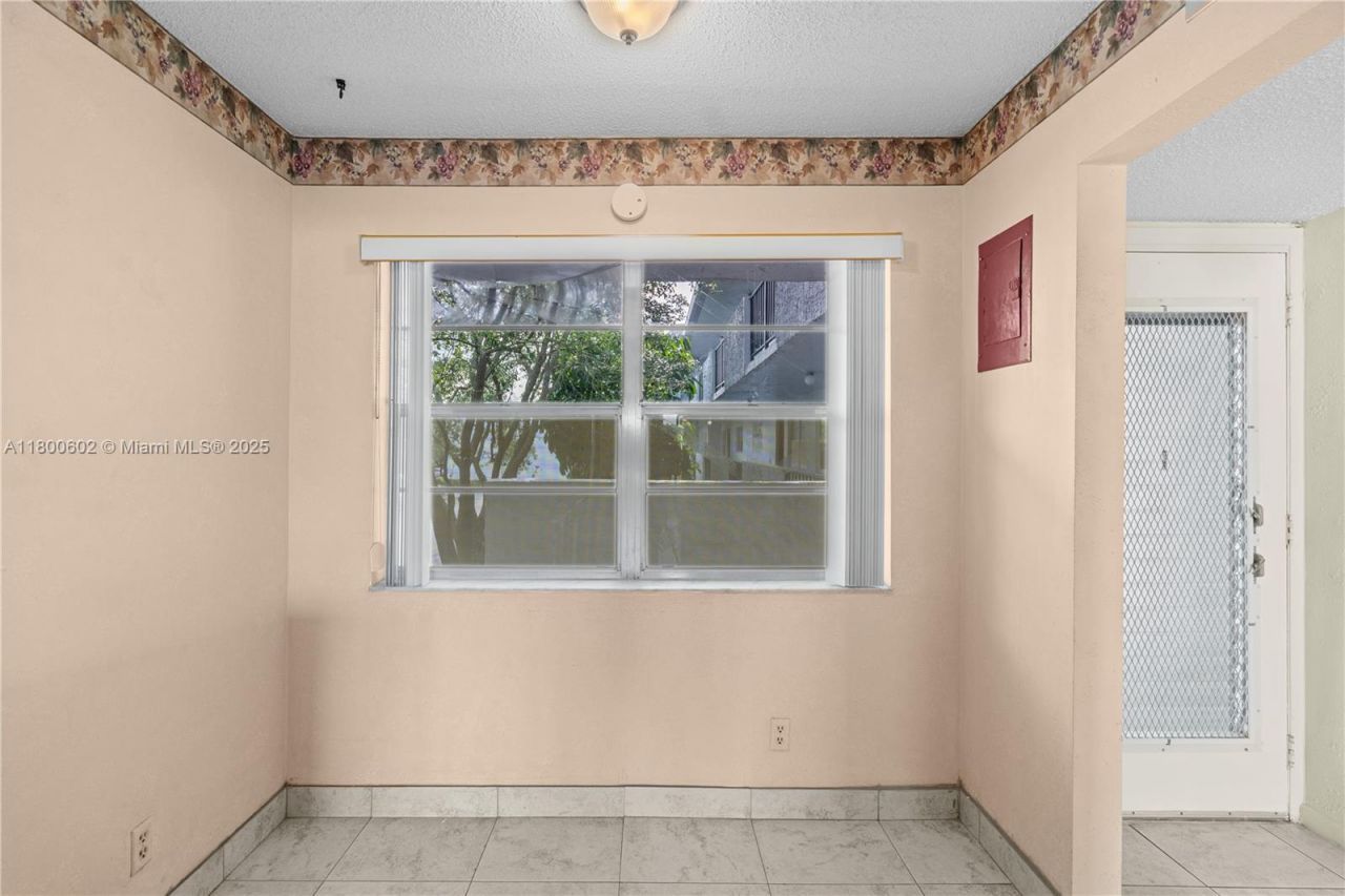 8205 NW 61st St, Unit B209, Tamarac, FL 33321 Photo