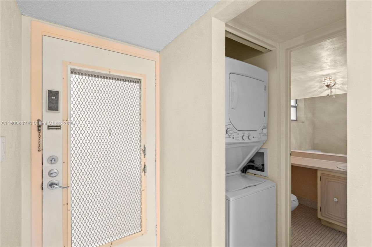 8205 NW 61st St, Unit B209, Tamarac, FL 33321 Photo