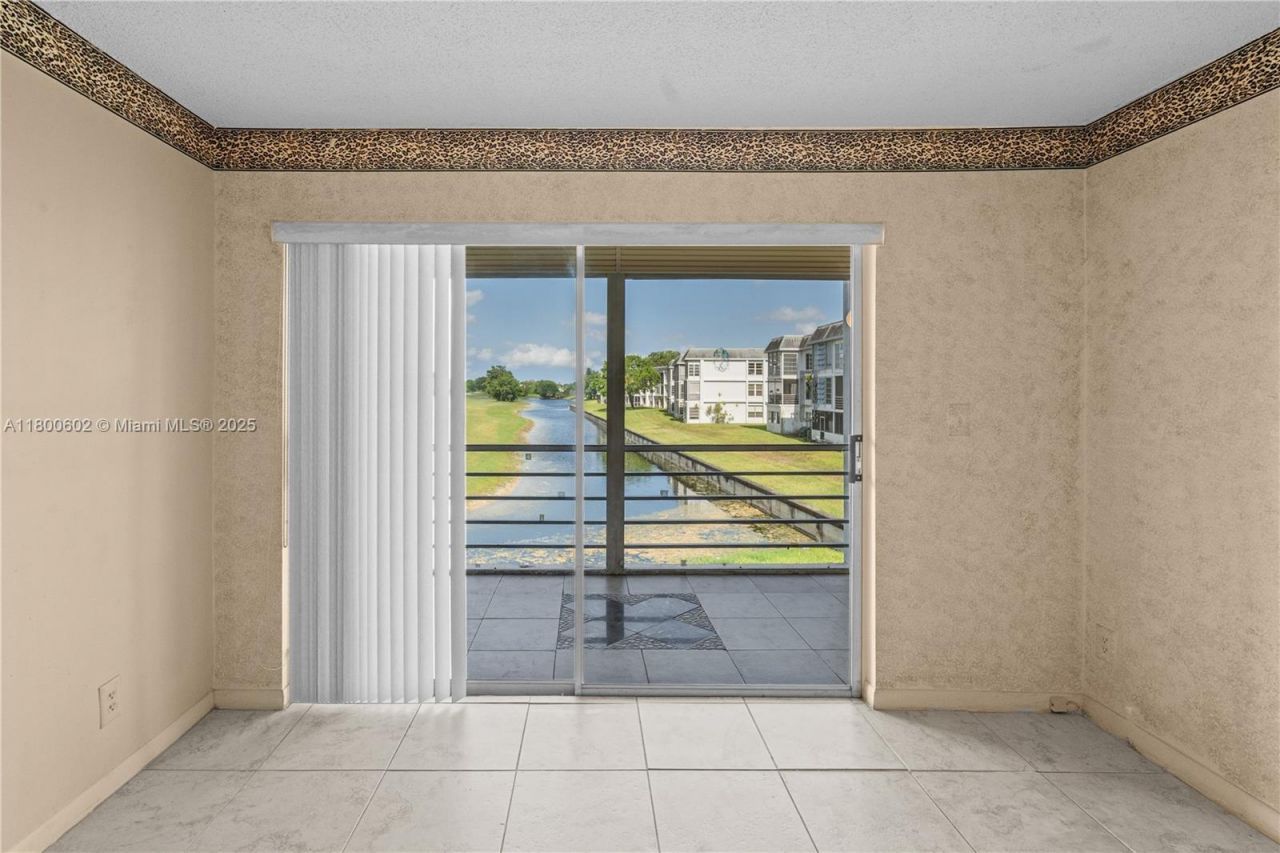 8205 NW 61st St, Unit B209, Tamarac, FL 33321 Photo