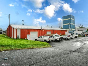 610 FRONT STREET, CATASAUQUA, PA 18032