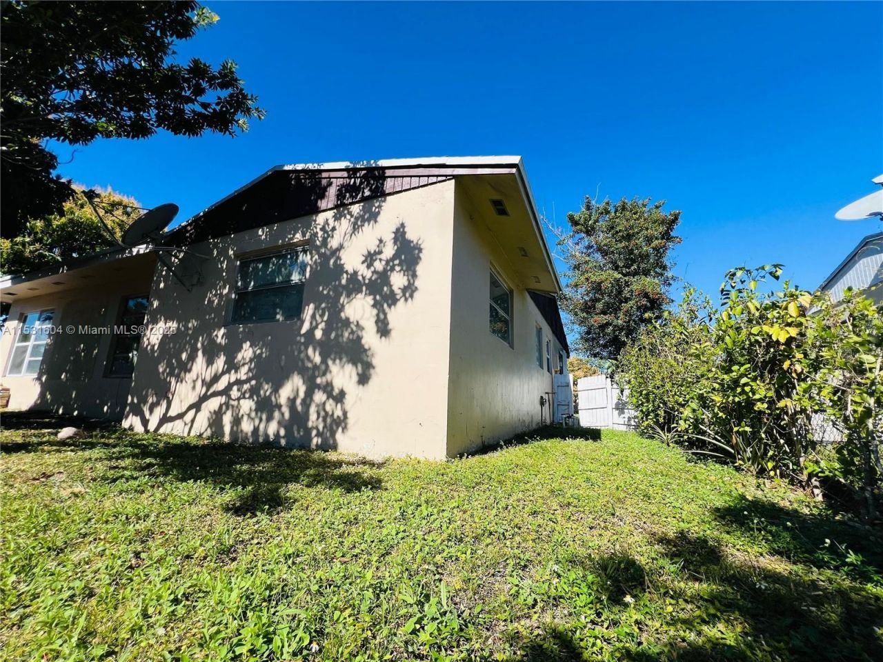 6990 SW 1st St, Margate, FL 33068 Photo