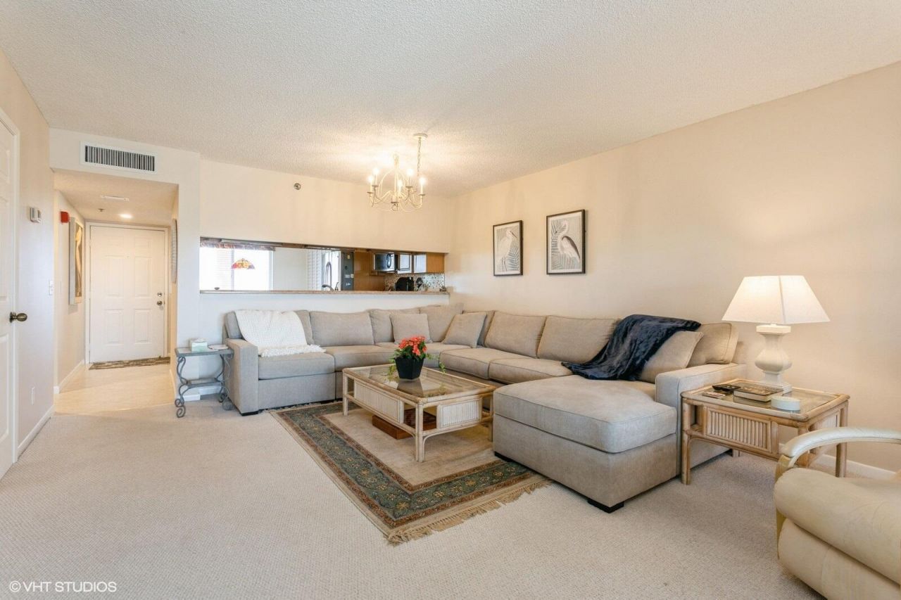 275 Palm Avenue, Unit B403, Jupiter, FL 33477 Photo