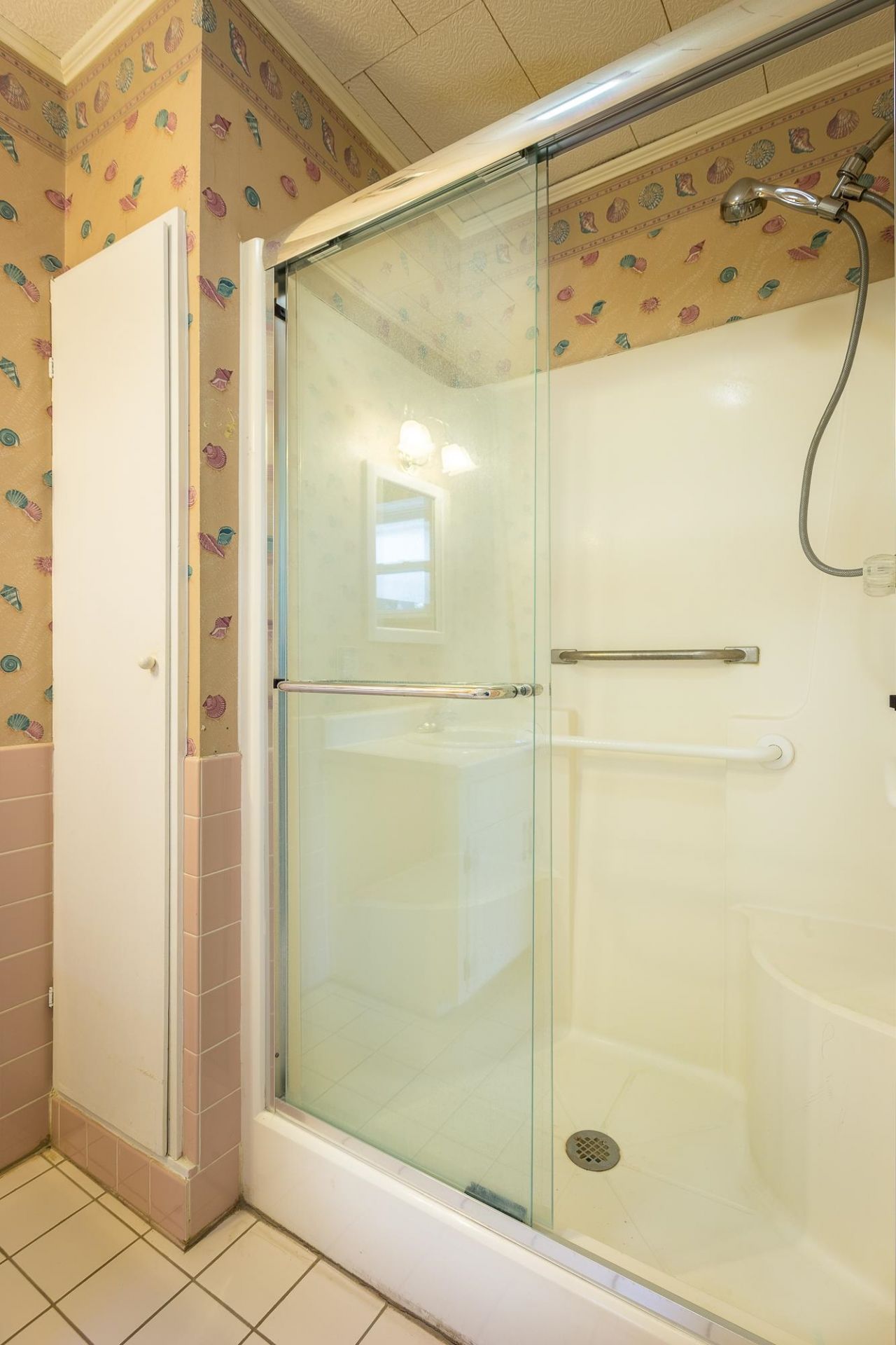 253 Prado Street, Apalachicola, FL 32320 Photo