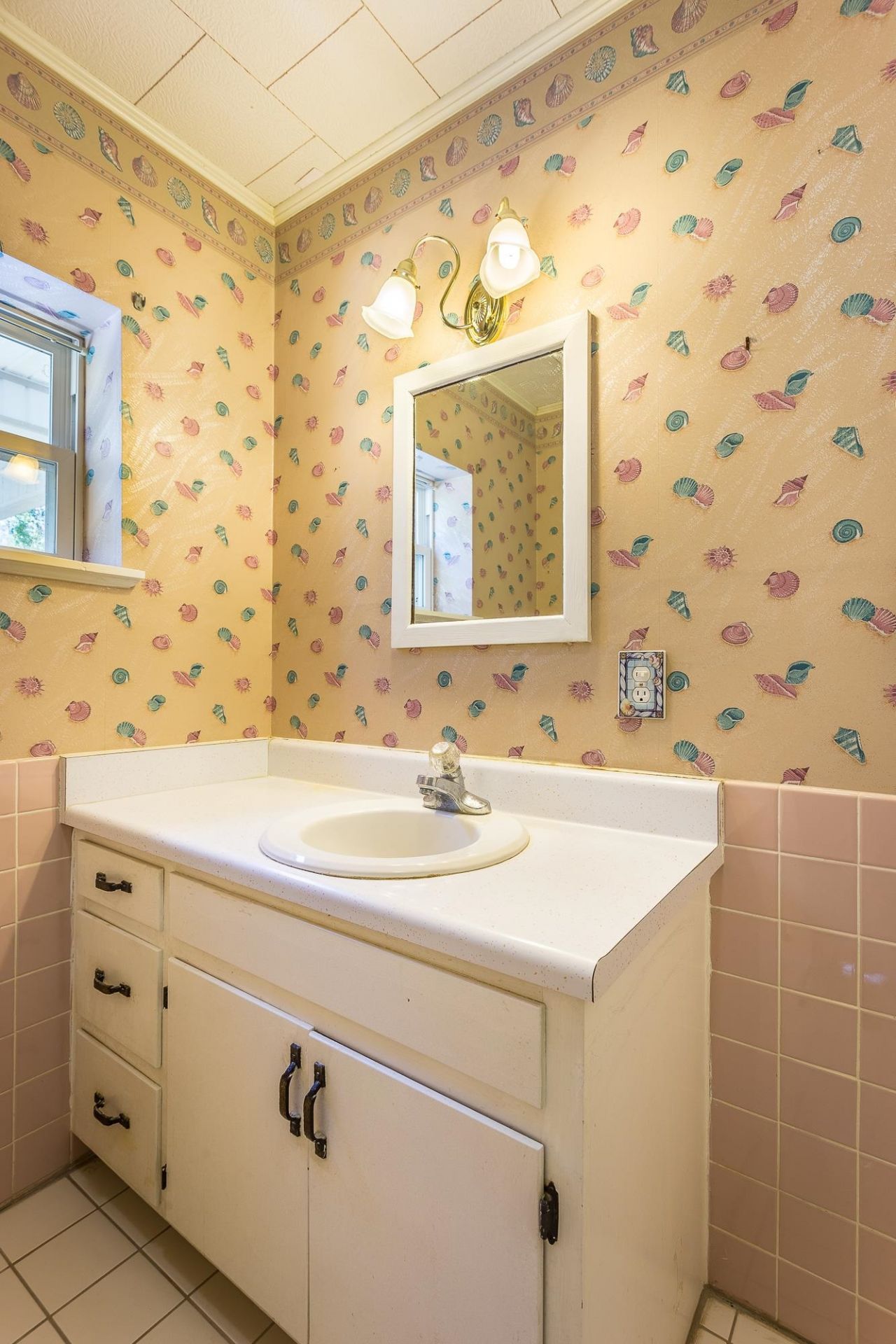 253 Prado Street, Apalachicola, FL 32320 Photo