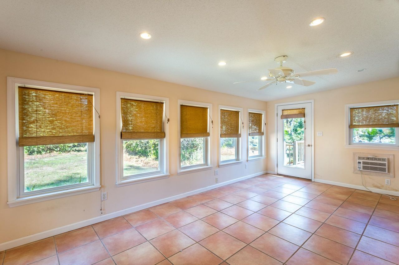 253 Prado Street, Apalachicola, FL 32320 Photo