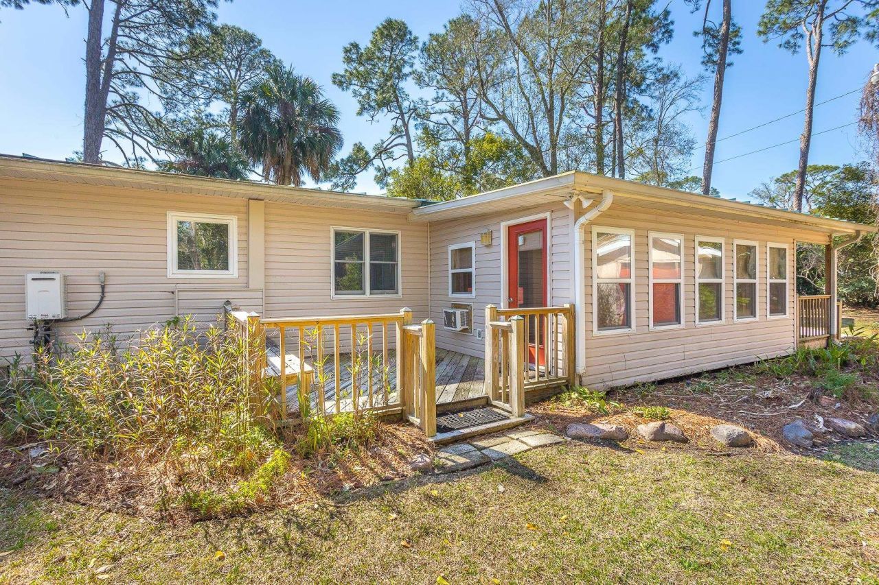 253 Prado Street, Apalachicola, FL 32320 Photo