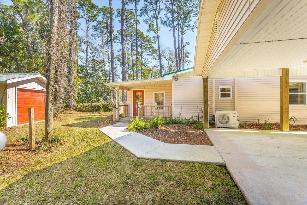 253 Prado Street, Apalachicola, FL 32320 Photo