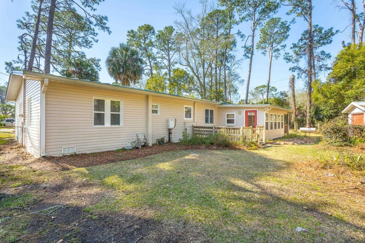 253 Prado Street, Apalachicola, FL 32320 Photo