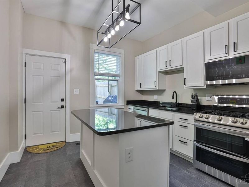 2703 Ashland Avenue, Cincinnati, OH 45206 Photo 8