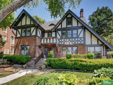 101 N 54 Street, Omaha, NE 68132