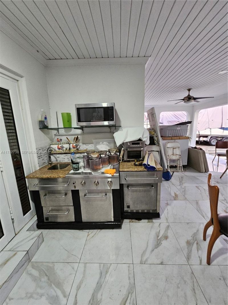 1860 NW 107th St, Miami, FL 33167 Photo