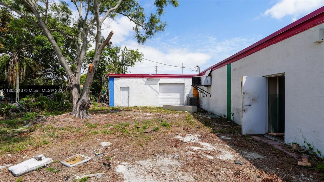 4231 N Dixie Hwy, Oakland Park, FL 33334 Photo