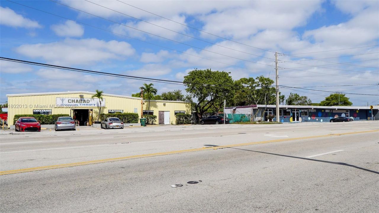 4231 N Dixie Hwy, Oakland Park, FL 33334 Photo